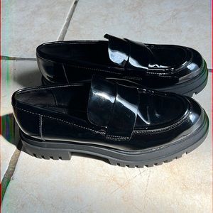 Brand new Zara loafers. Size 37. Never worn. Asking price is firm. No trades.